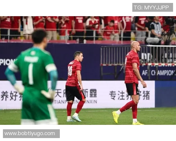 罗慕洛第23分钟因伤落泪退场德尔加多紧急替补登场助阵